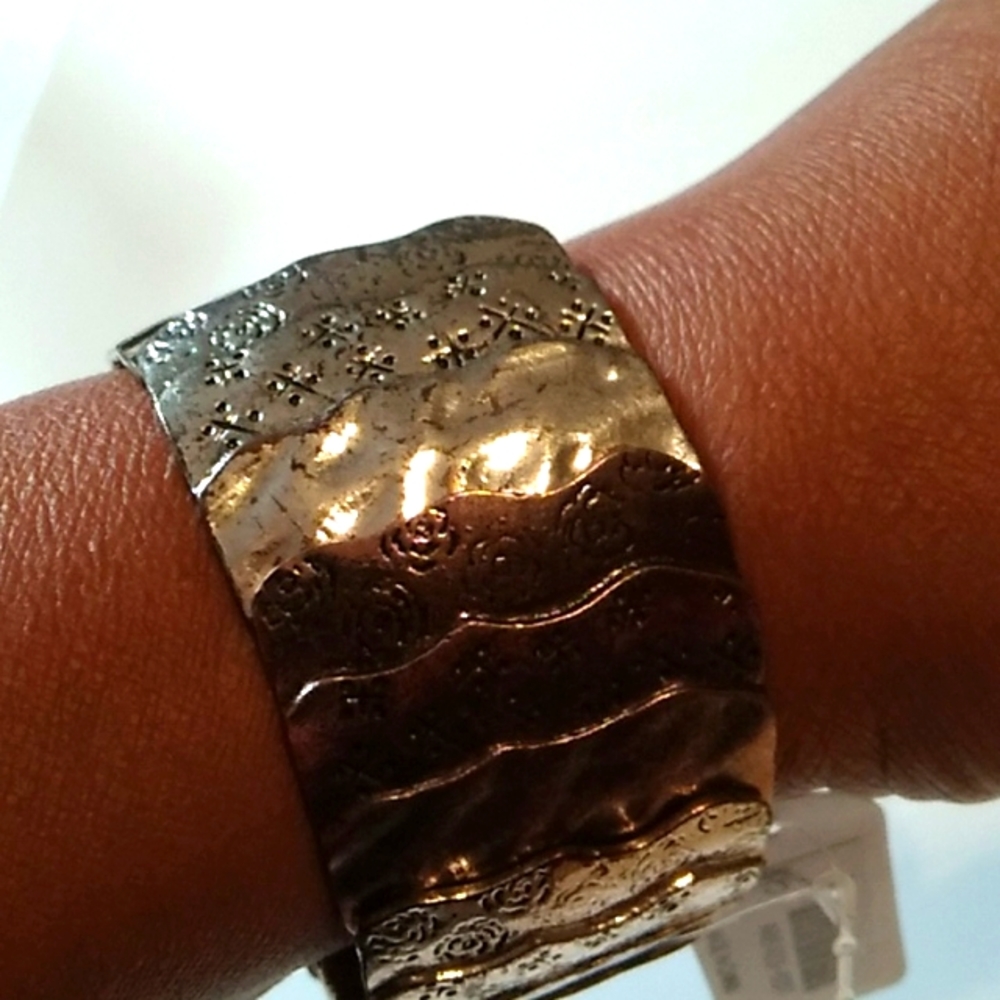 Nwt Tri Colored Metal Bracelet - Picture 5 of 8